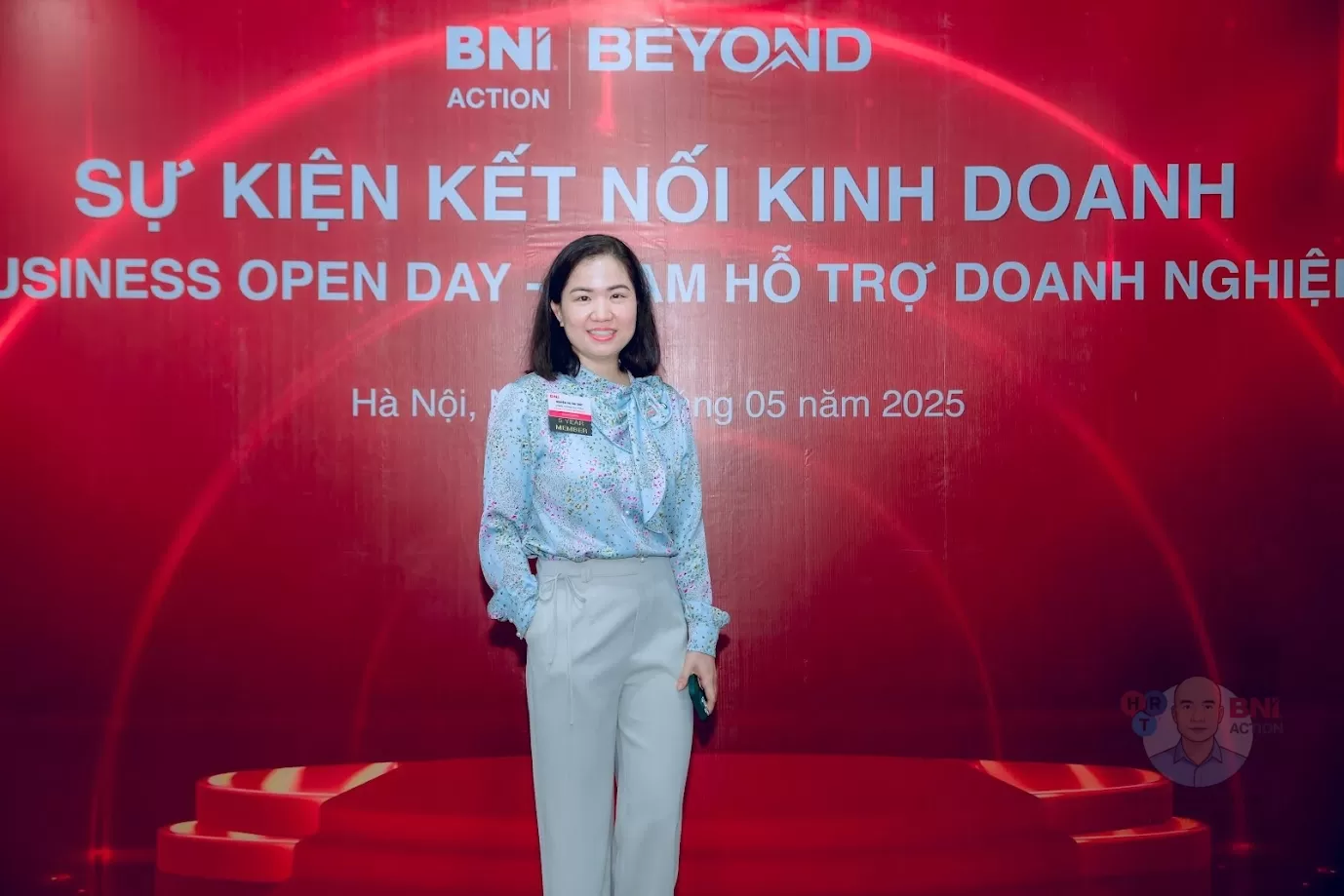 Ch&acirc;n dung doanh nh&acirc;n h&agrave;nh động - Nguyễn Thị Thu Thủy